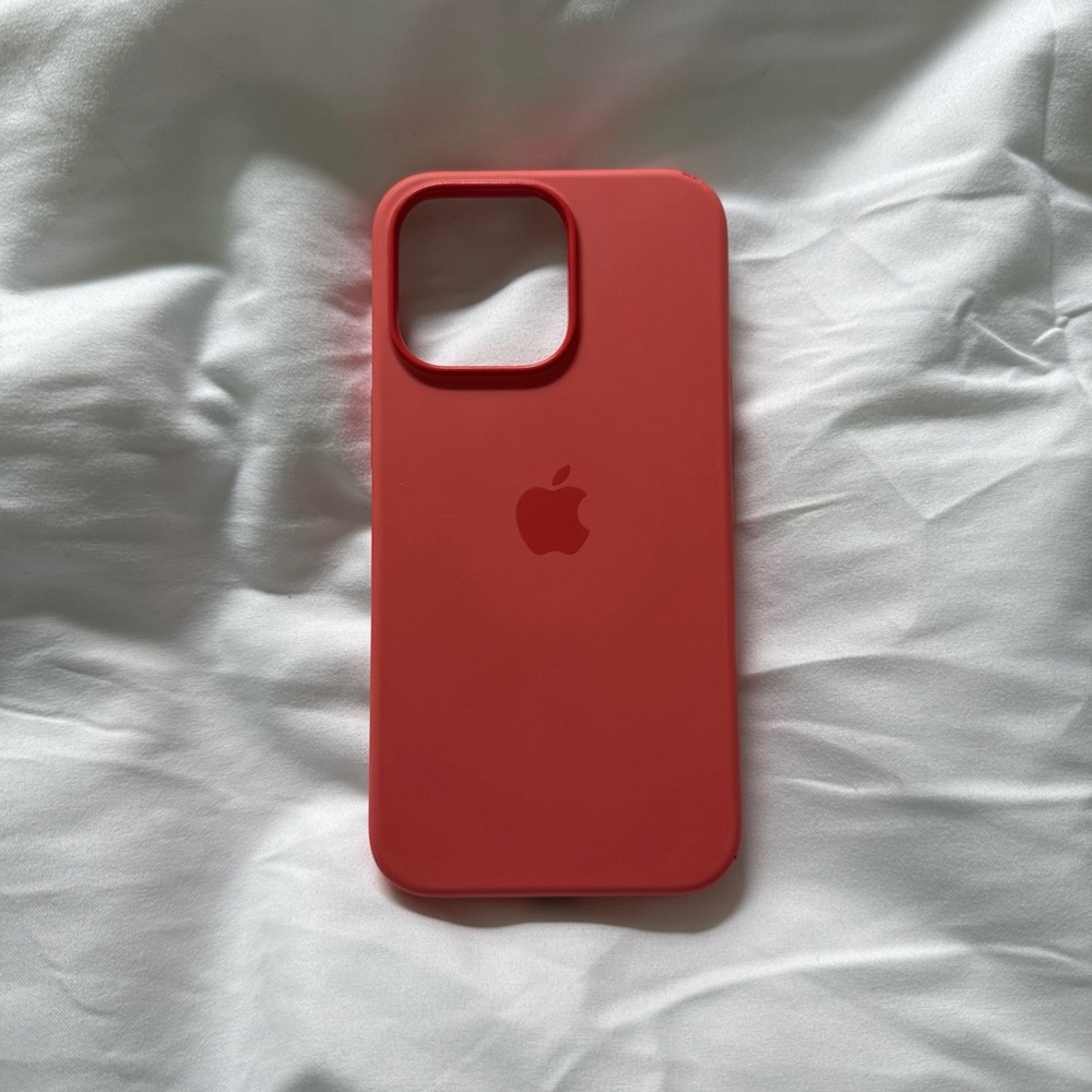 Apple Pomelo iPhone 13 Pro silicone case